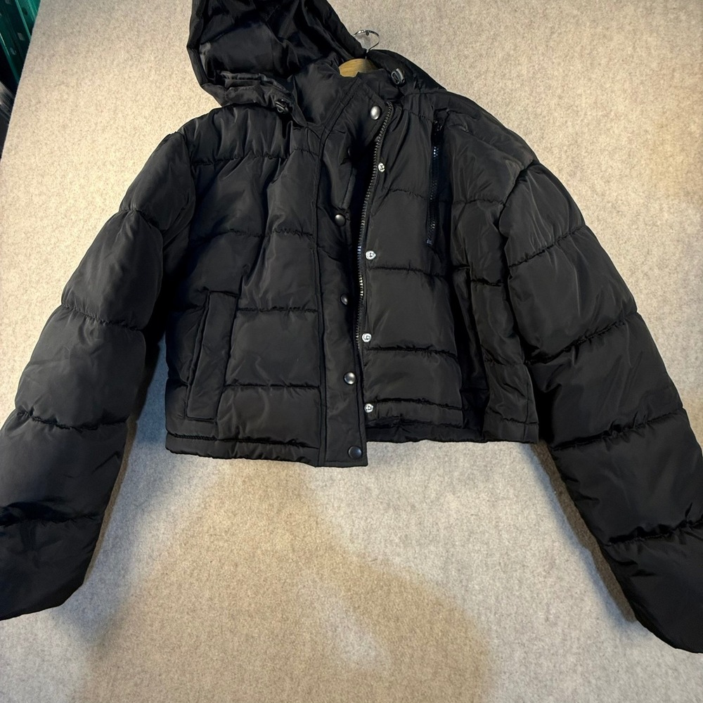 PacSun Black Hooded Cropped Puffer Jacket XS/S Full Zip Quilted Coat